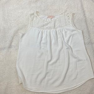 Hailey & Co, Flowy white boutique blouse. Size M